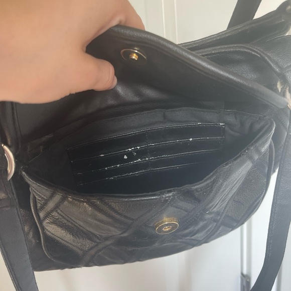 Black leather patchwork 90s style crossbody purse with built in cardholder - Picture 5 of 5